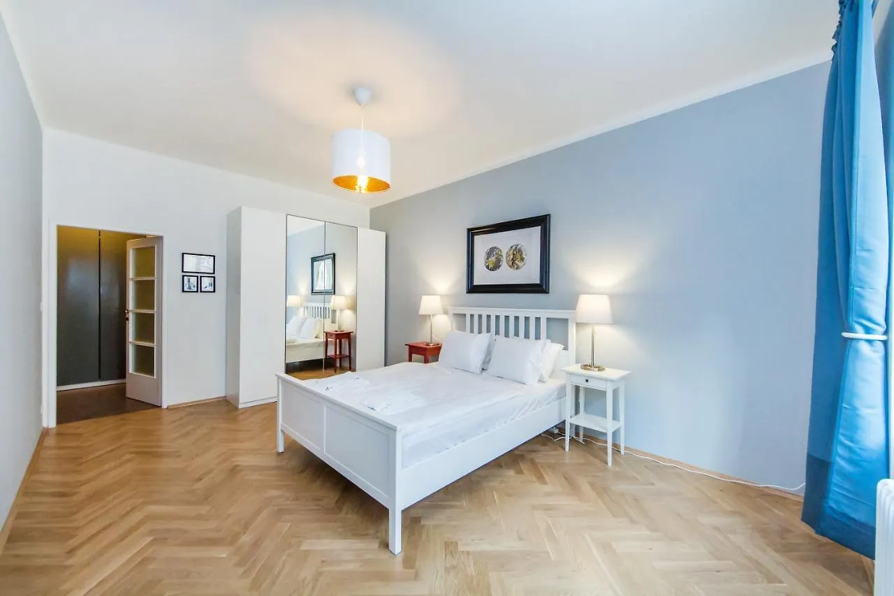 Flora Apartments Prague